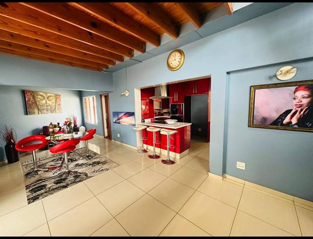 2 BEDROOM TOWNHOUSE FOR SALE IN MONDEOR